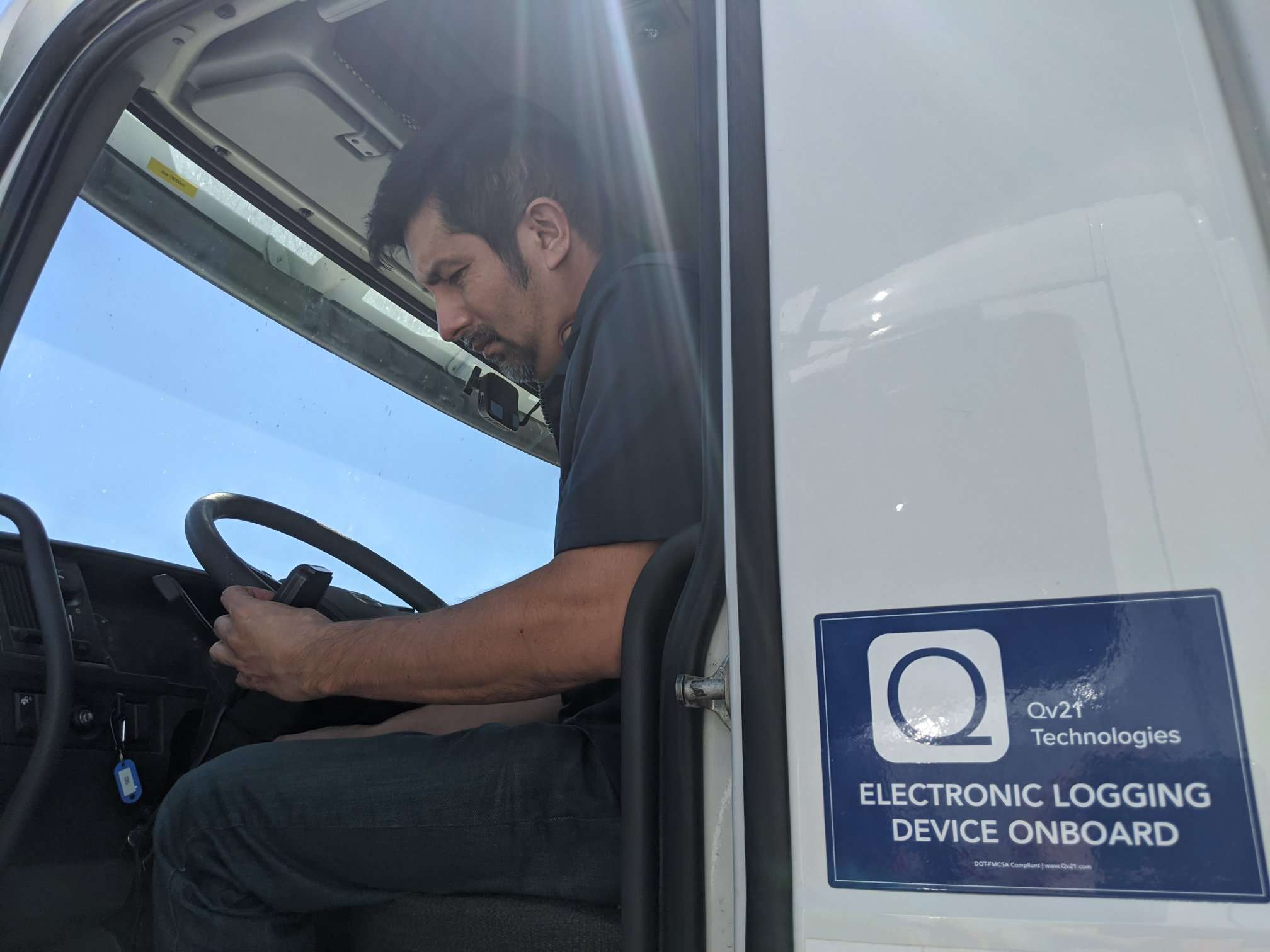 unleashing the potential of ELDs: Efficiency & compliance in trucking
