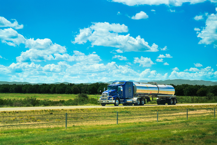 future-proof your fleet: navigating the road ahead with ELD-ECM connectivity