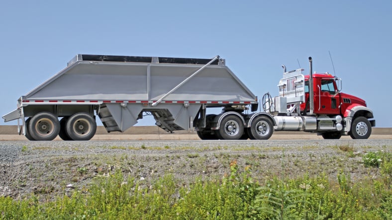 choosing the right aggregate hauling equipment for your job